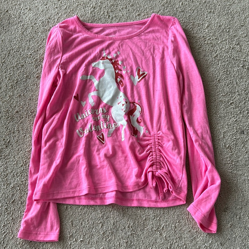 Unicorn Valentine shirt M